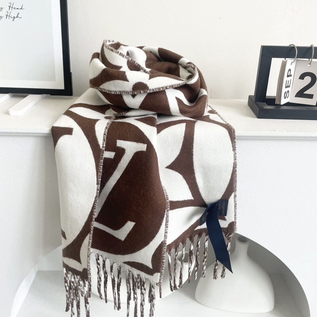 Louis Vuitton Scarf - view 8