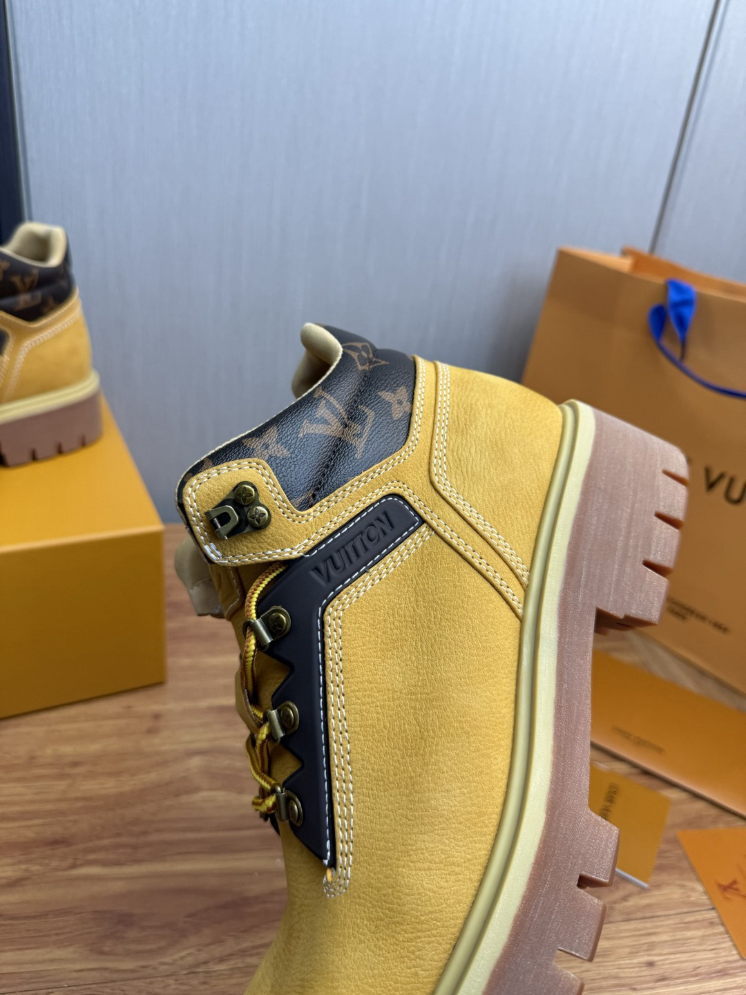 Louis Vuitton Boots - view 9