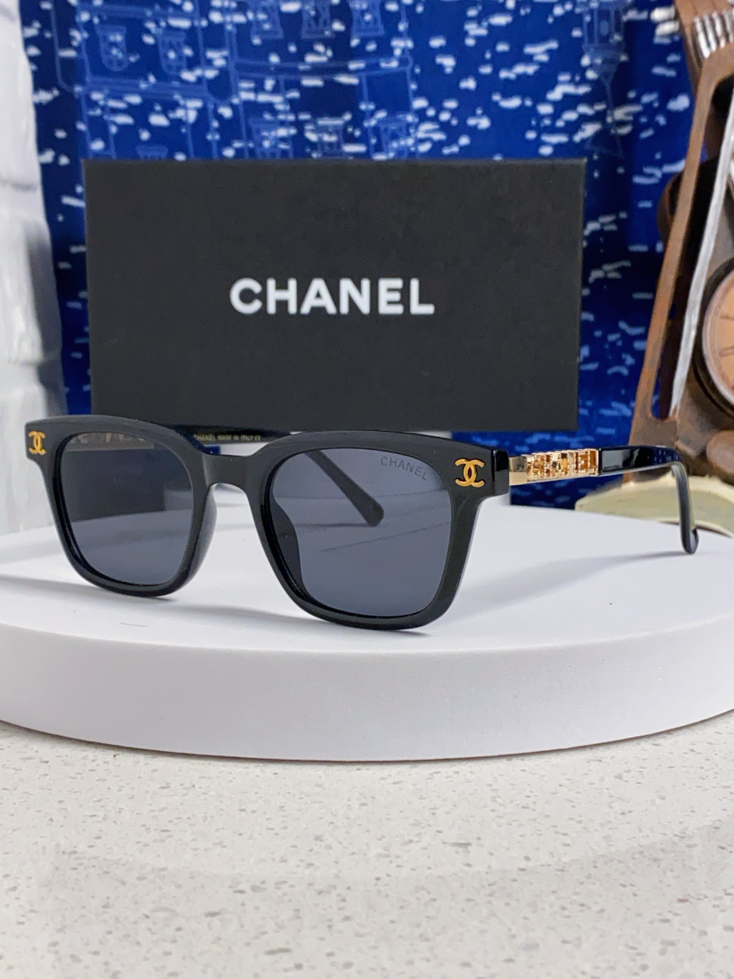 Optical Frames - view 1