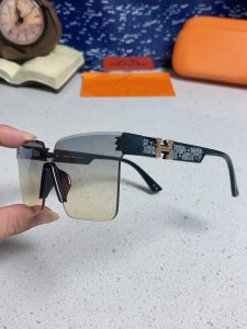 Hermès Sunglasses - view 6