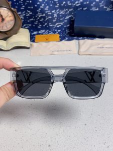 Louis Vuitton Sunglasses - view 4