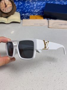 Louis Vuitton Sunglasses - view 6