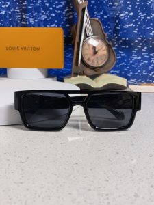 Louis Vuitton Sunglasses - view 9