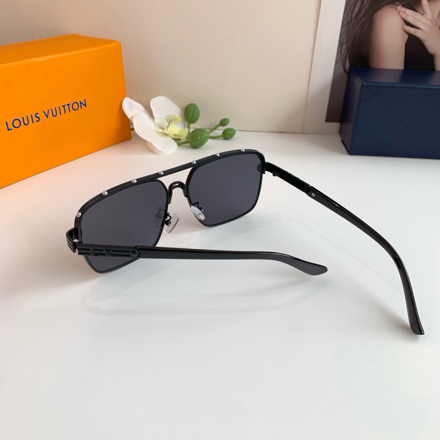 Louis Vuitton Sunglasses - view 8