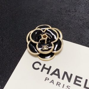 Brooch - view 3