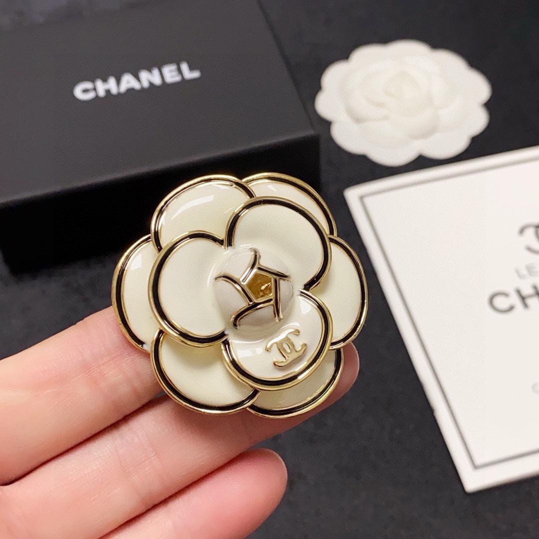 Brooch - view 8