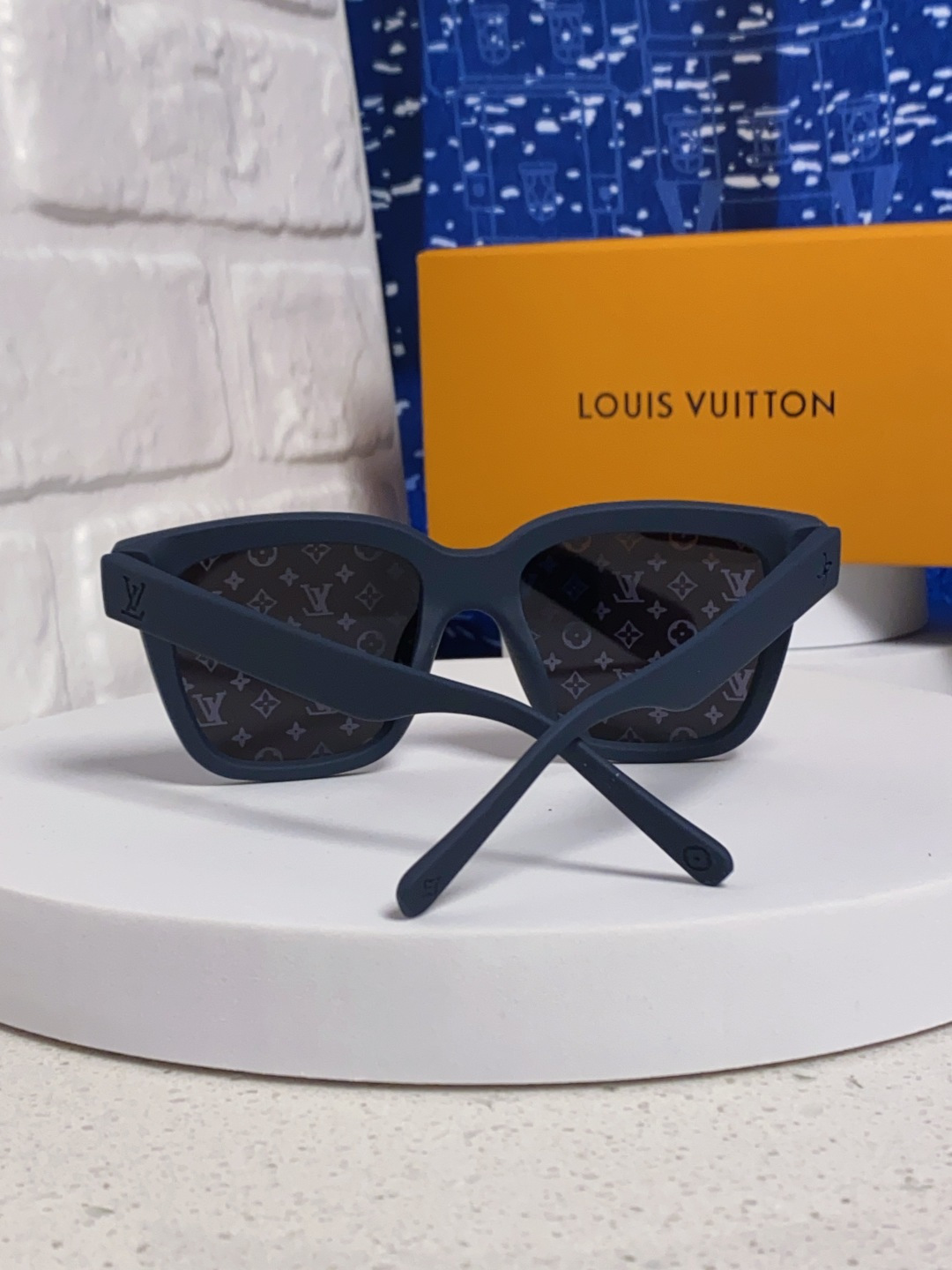 Sunglasses - view 3