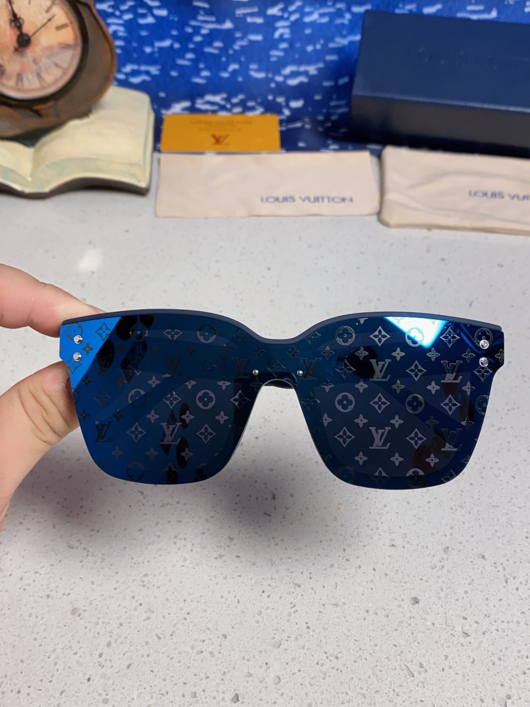 Sunglasses - view 4