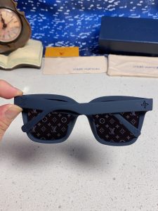Sunglasses - view 5