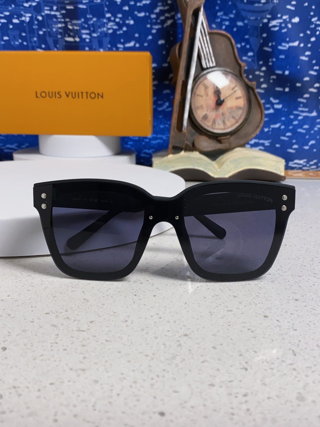 Sunglasses - view 9