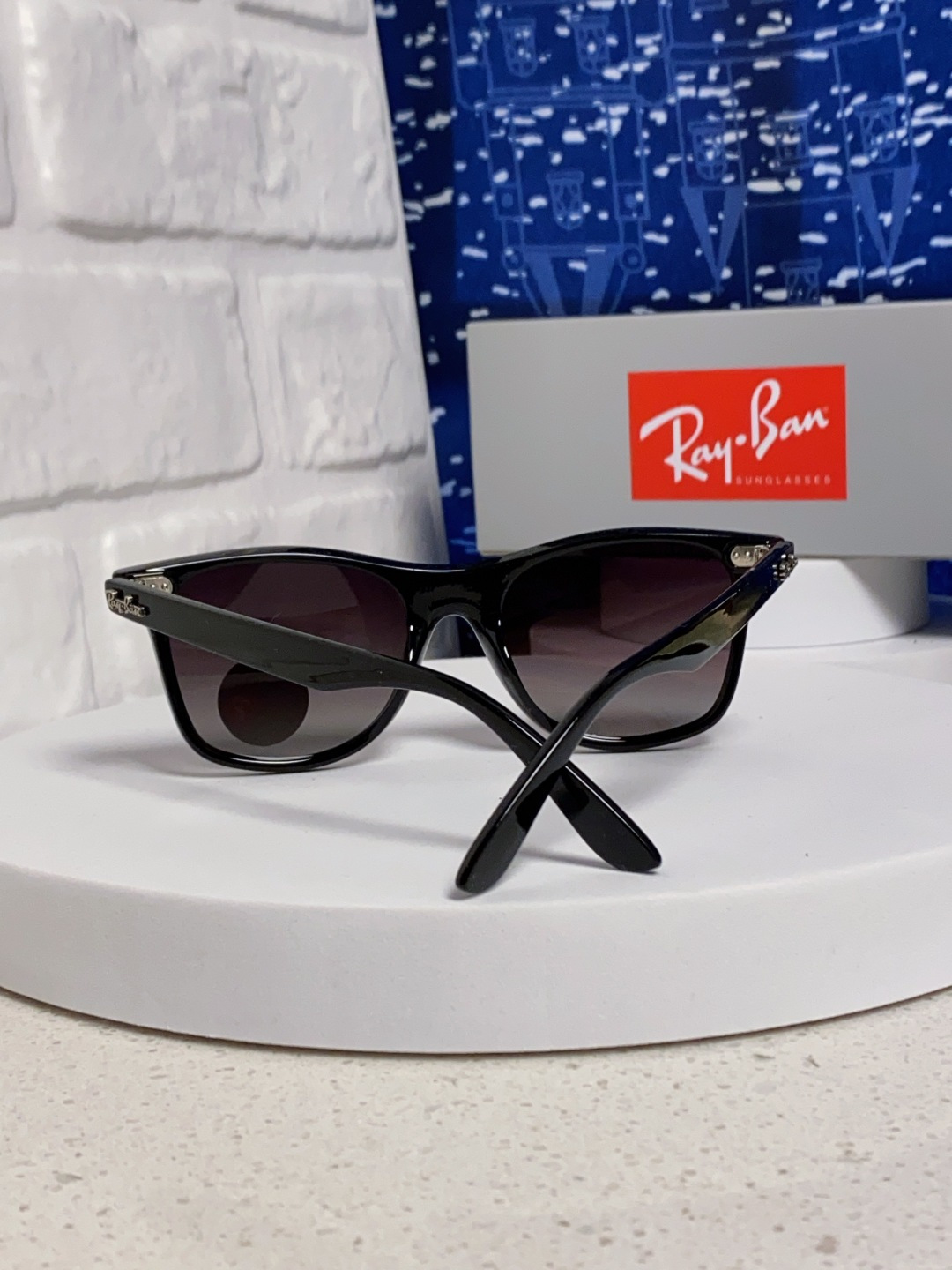 Sunglasses - view 3