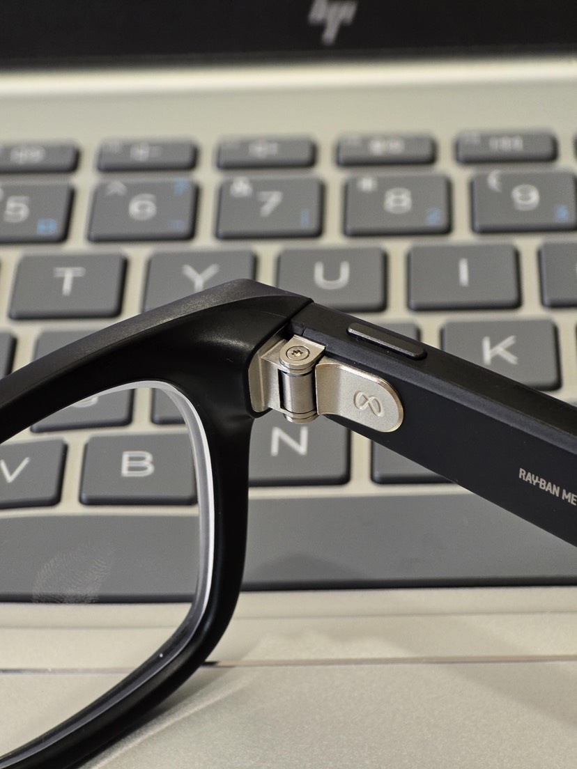 Sunglasses - view 7