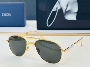 Sunglasses - view 7
