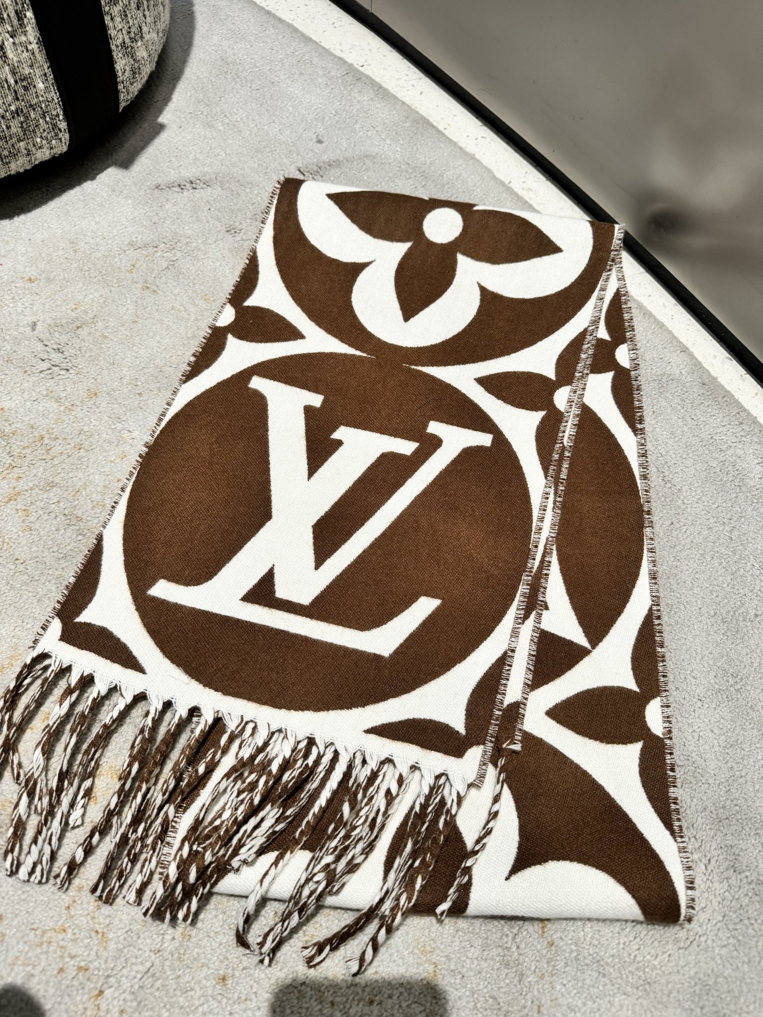 Louis Vuitton Scarf - view 3