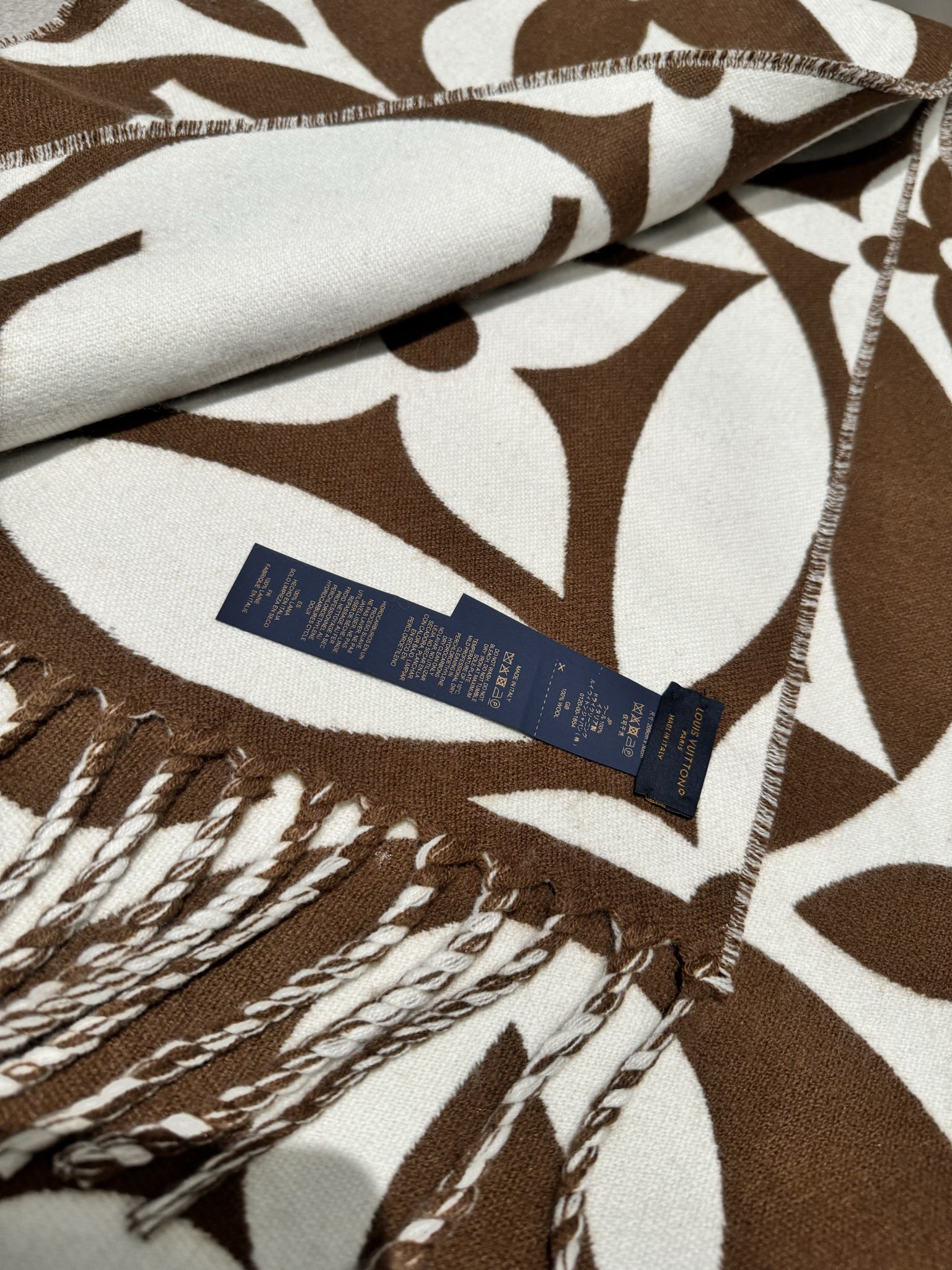 Louis Vuitton Scarf - view 4