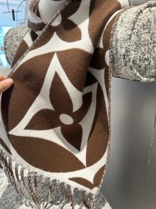 Louis Vuitton Scarf - view 7