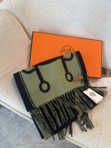 Scarf - view 2