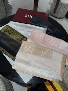 Gucci Shawl - view 9