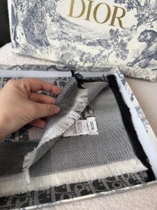 Dior Shawl - view 3
