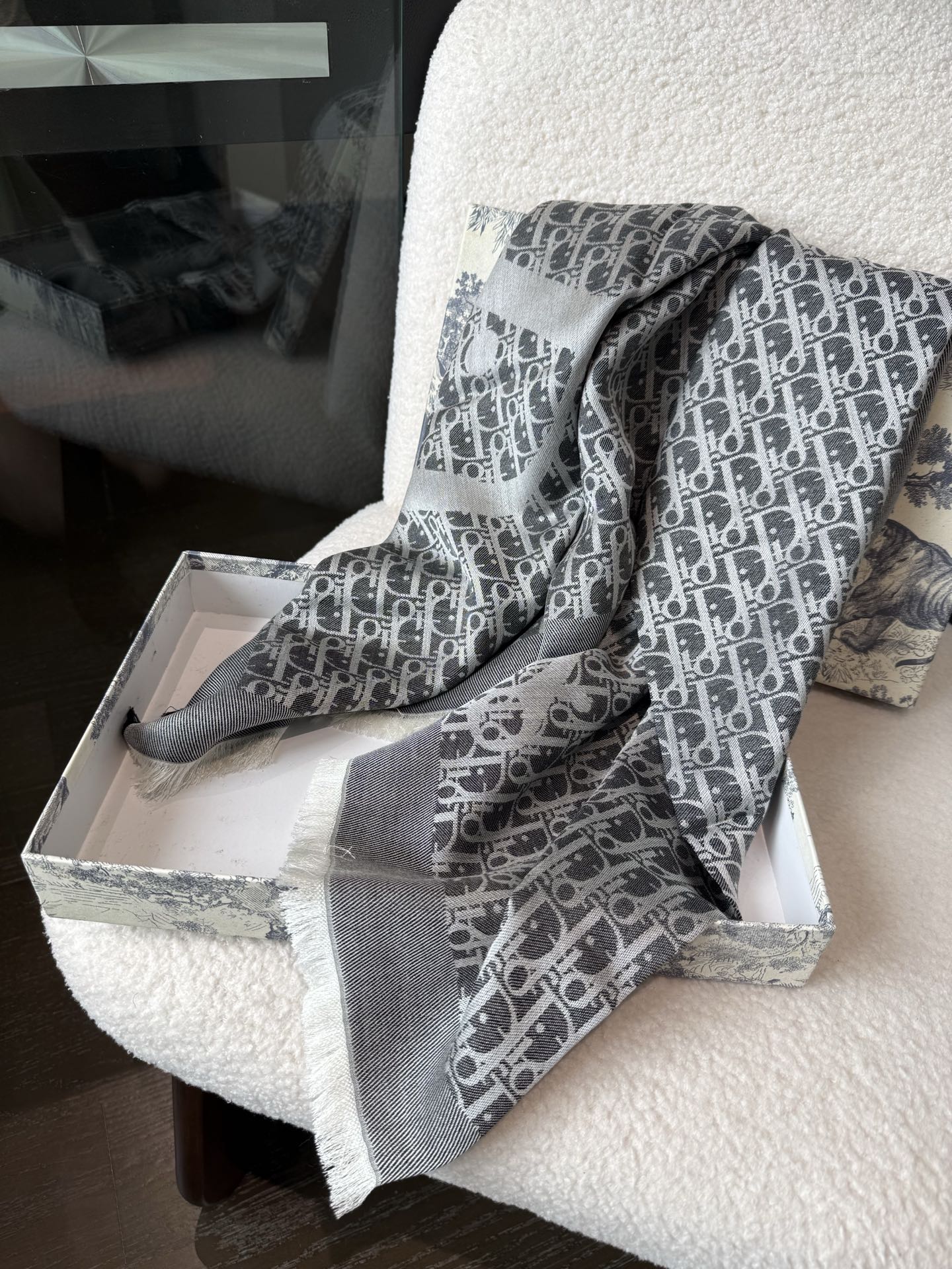 Dior Shawl - view 5