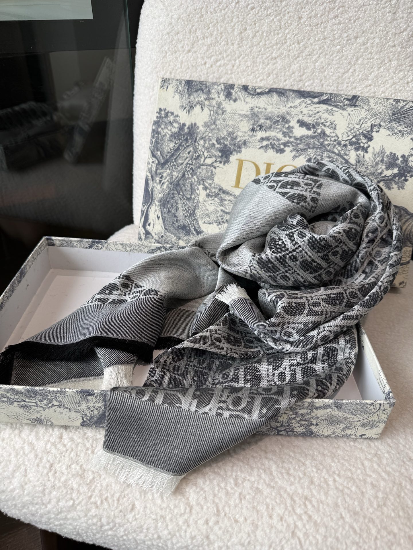 Dior Shawl - view 6
