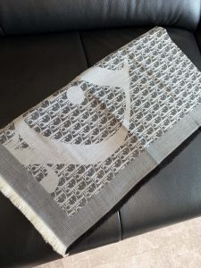 Dior Shawl - view 9