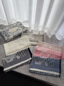 Dior Shawl - view 9