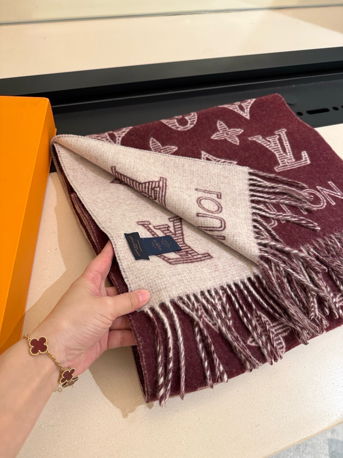 Scarf - view 4