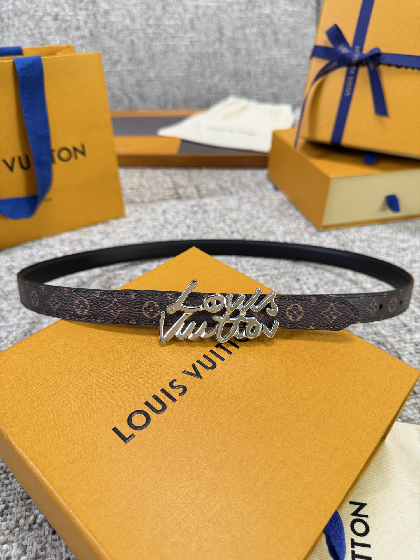 Louis Vuitton Belt - view 4