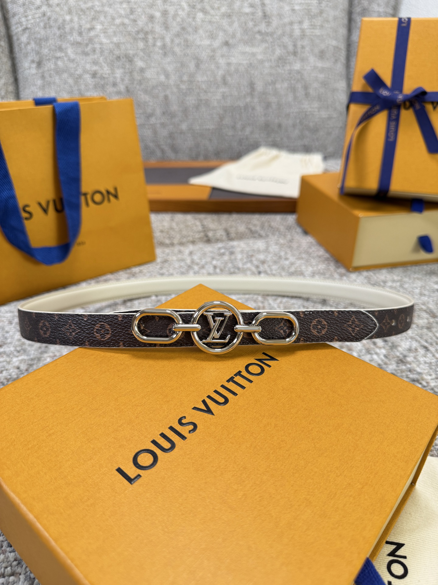 Louis Vuitton Belt - view 4