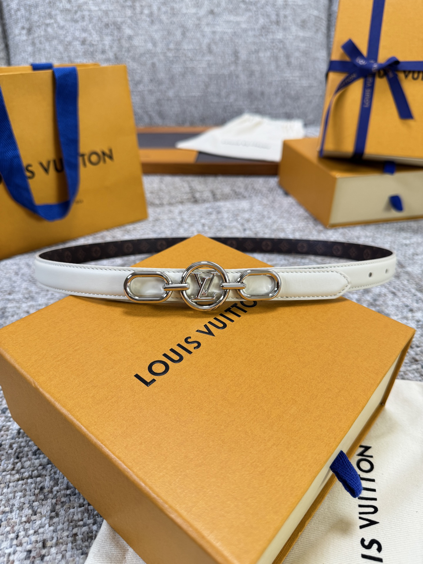 Louis Vuitton Belt - view 9