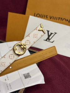 Louis Vuitton Belt - view 4