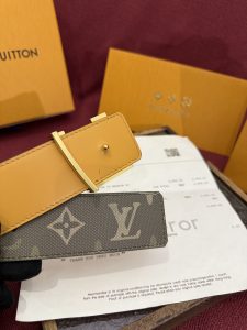 Louis Vuitton Belt - view 4
