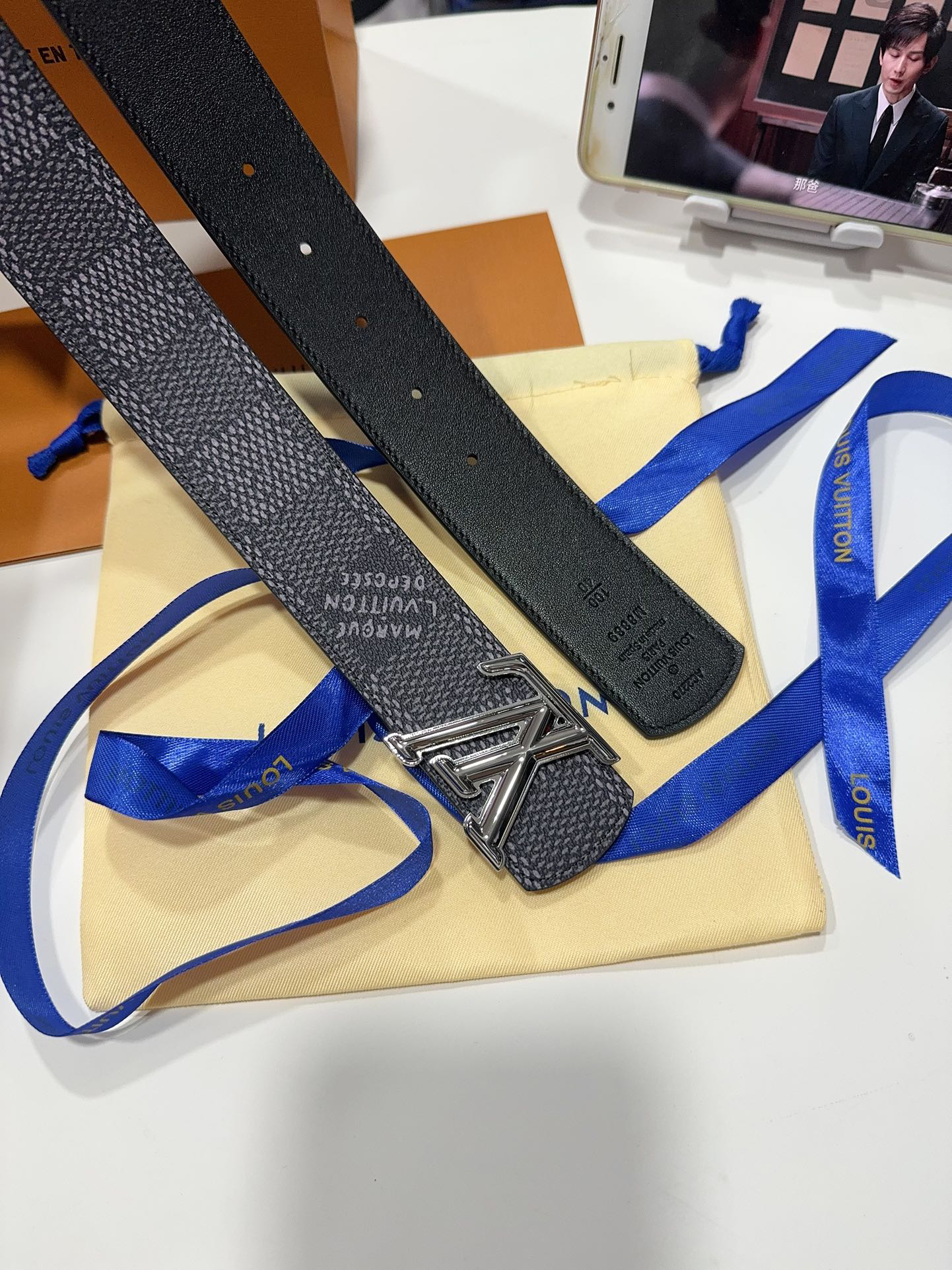 Louis Vuitton Belt - view 4