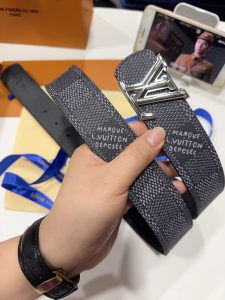 Louis Vuitton Belt - view 5