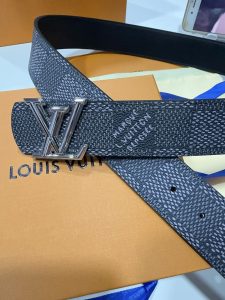 Louis Vuitton Belt - view 6
