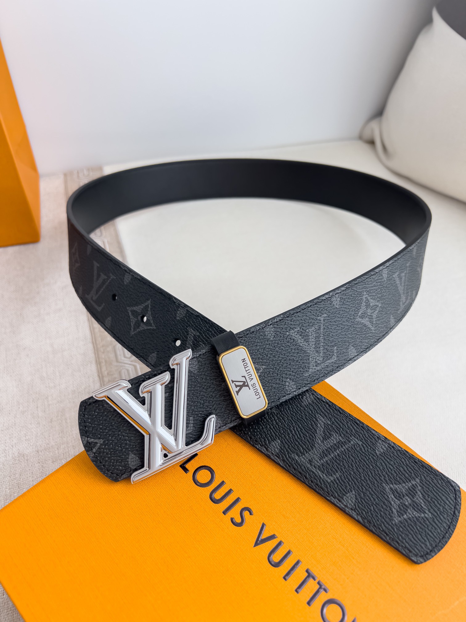 Louis Vuitton Belt - view 3