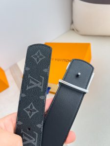 Louis Vuitton Belt - view 5