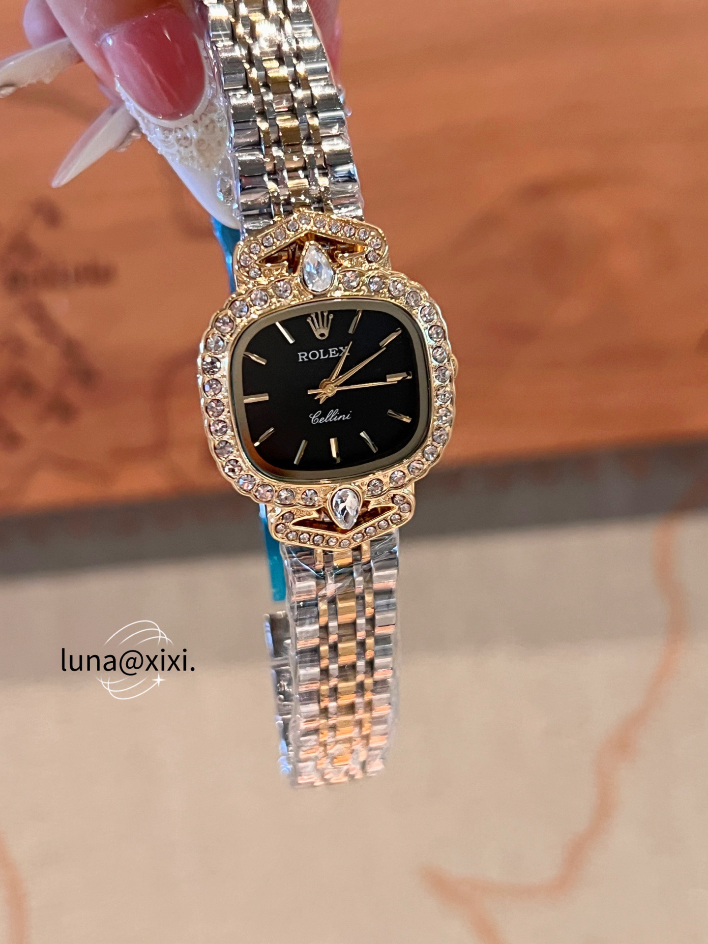 Watch - view 5