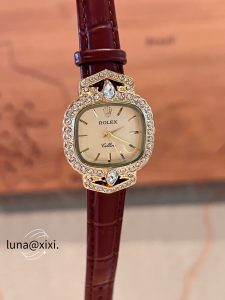 Watch - view 4