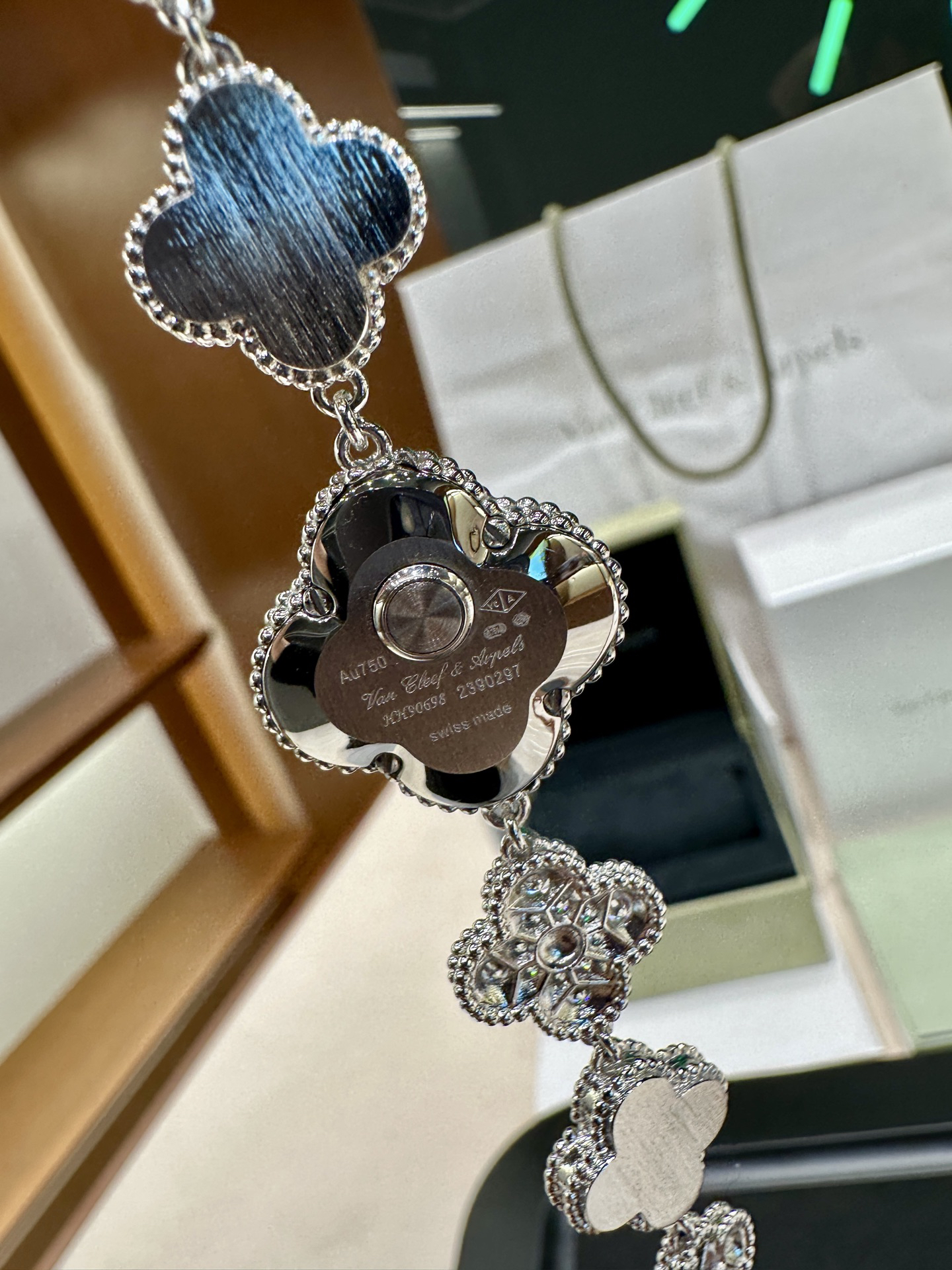 Van Cleef & Arpels Bracelet - view 9
