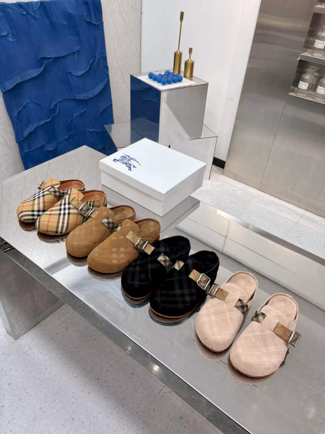 Burberry Slides - view 9