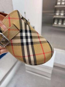 Burberry Slides - view 4