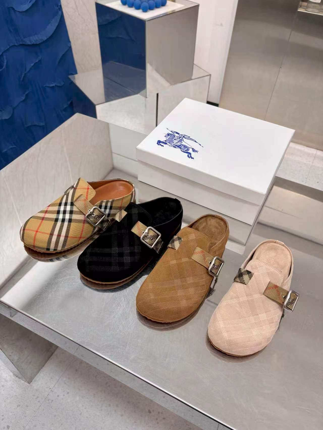 Burberry Slides - view 7