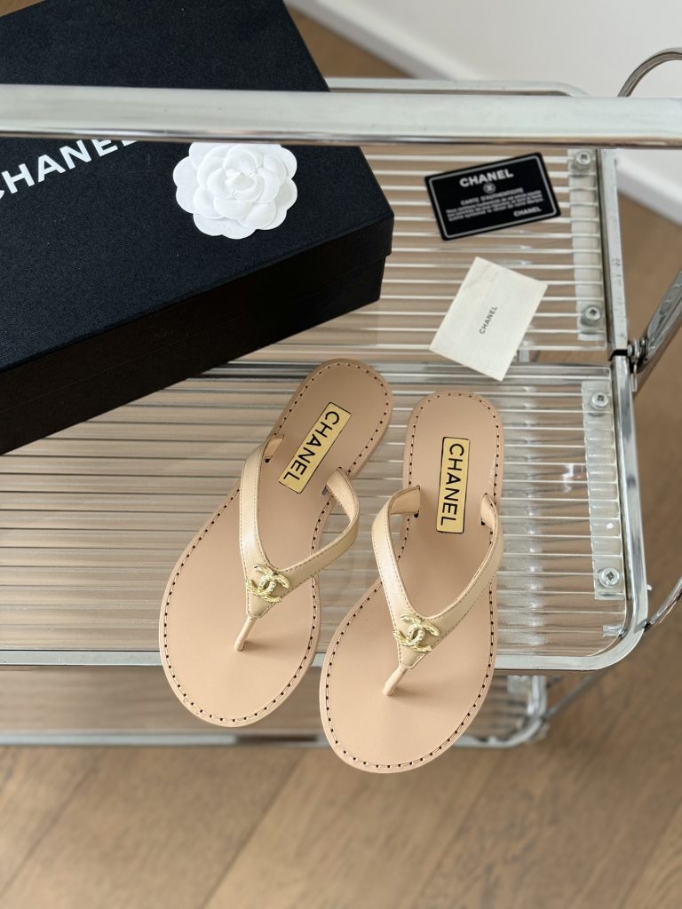 Chanel Slides - view 1
