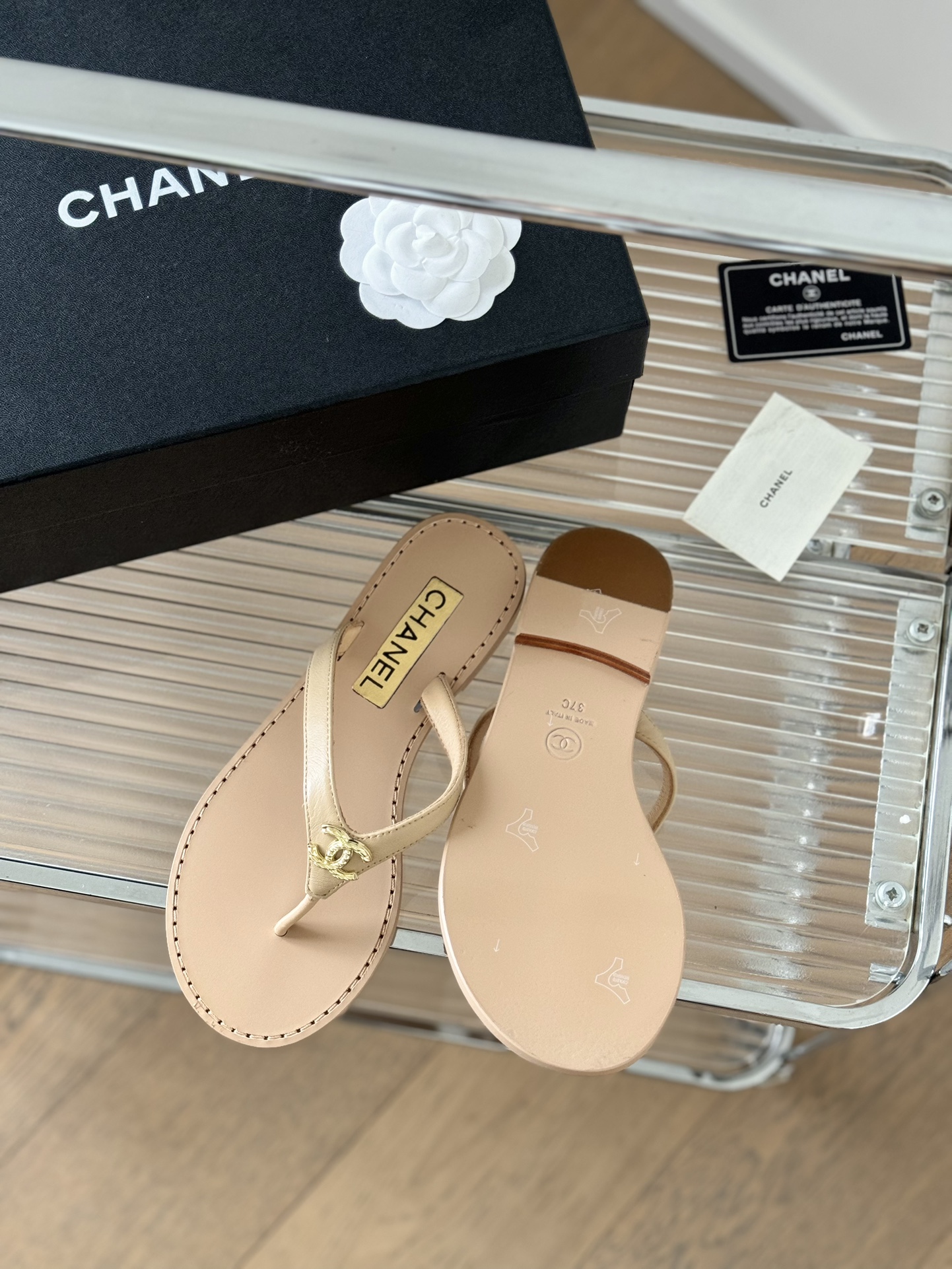 Chanel Slides - view 4