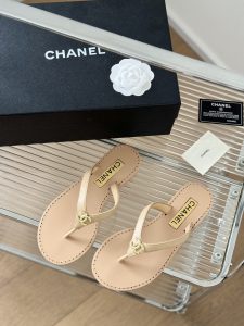 Chanel Slides - view 6