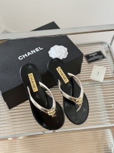 Chanel Slides - view 5