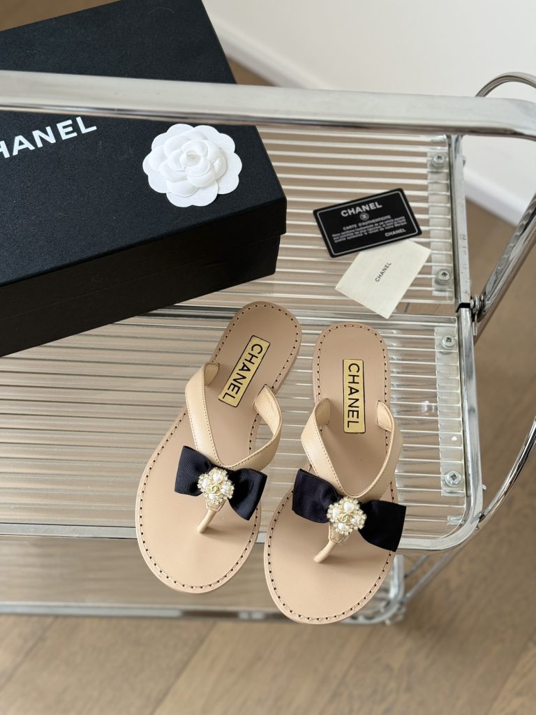 Chanel Slides - view 1