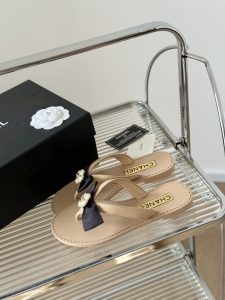 Chanel Slides - view 2
